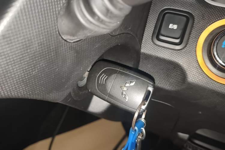 Used Wuling Hongguang MINIEV 2020 Freedom Version Lithium Iron Phosphate Vehicle Key