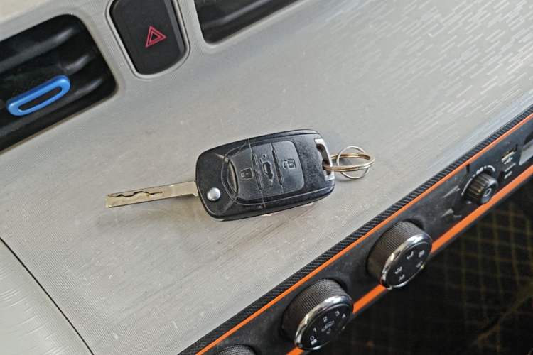 Used Wuling Hongguang MINIEV 2020 Enjoyment Model Lithium Iron Phosphate Vehicle Key