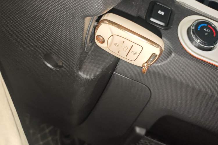 Used Wuling Hongguang MINIEV 2020 Zizai Version Lithium-NMC Vehicle Key