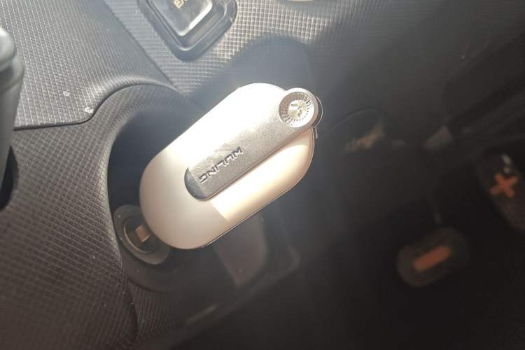 Used Wuling Hongguang MINIEV 2020 Enjoyment Model Lithium Iron Phosphate Vehicle Key