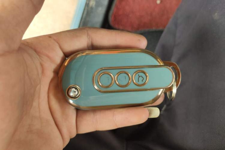 Used Wuling Hongguang MINIEV 2020 Enjoyment Model Lithium Iron Phosphate Vehicle Key