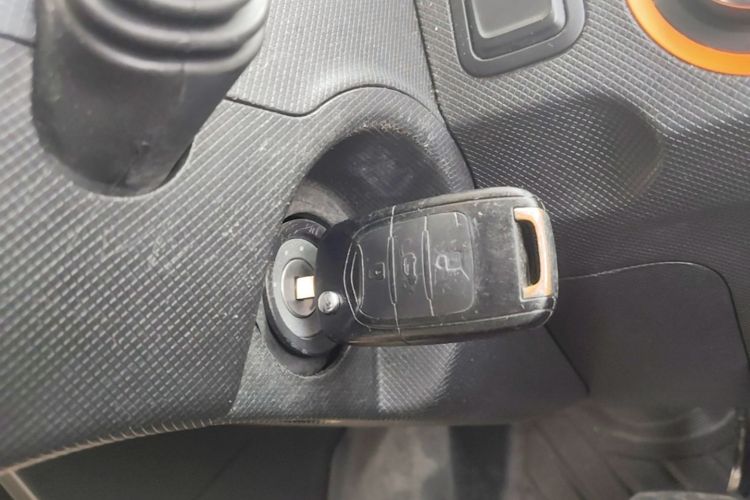Used Wuling Hongguang MINIEV 2020 Enjoyment Model Lithium Iron Phosphate Vehicle Key