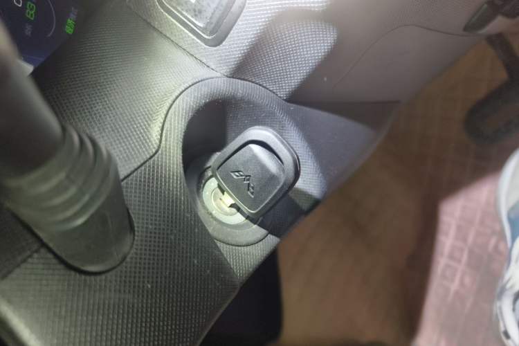 Used Wuling Hongguang MINIEV 2020 Freedom Version Lithium Iron Phosphate Vehicle Key
