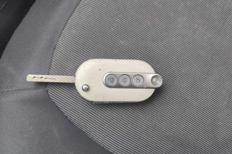 Used Wuling Hongguang MINIEV 2020 Enjoyment Model Lithium Iron Phosphate Vehicle Key