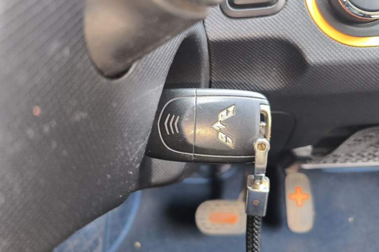 Used Wuling Hongguang MINIEV 2020 Freedom Version Lithium Iron Phosphate Vehicle Key