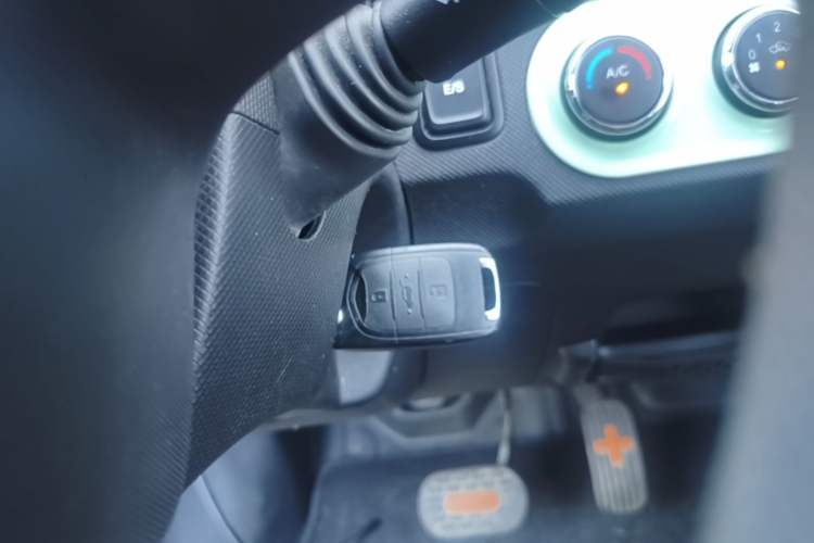 Used Wuling Hongguang MINIEV 2020 Freedom Version Lithium Iron Phosphate Vehicle Key
