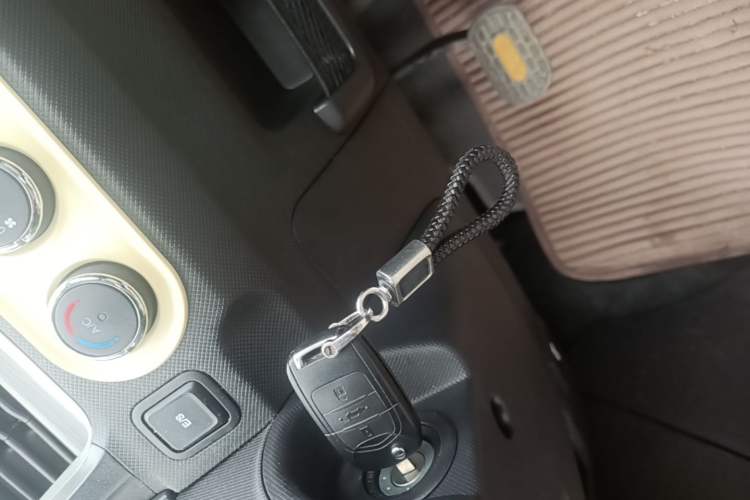 Used Wuling Hongguang MINIEV 2020 Enjoyment Model Lithium Iron Phosphate Vehicle Key