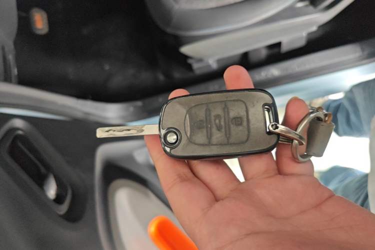 Used Wuling Hongguang MINIEV 2020 Enjoyment Model Lithium Iron Phosphate Vehicle Key