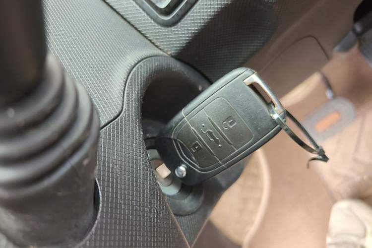 Used Wuling Hongguang MINIEV 2020 Enjoyment Model Lithium Iron Phosphate Vehicle Key