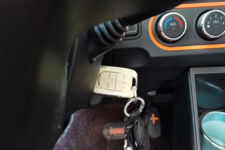 Used Wuling Hongguang MINIEV 2020 Freedom Version Lithium Iron Phosphate Vehicle Key