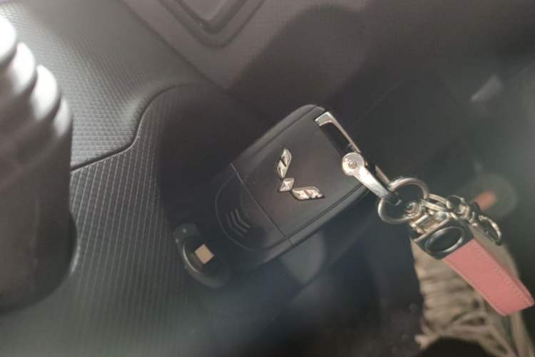 Used Wuling Hongguang MINIEV 2020 Freedom Version Lithium Iron Phosphate Vehicle Key