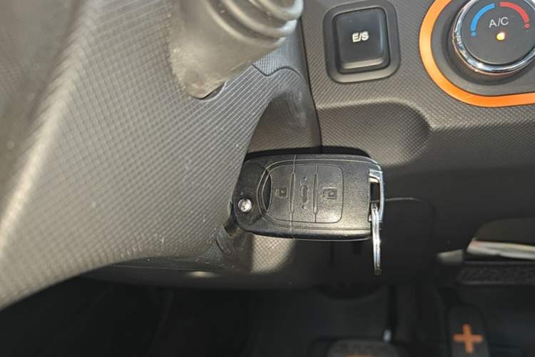Used Wuling Hongguang MINIEV 2020 Enjoyment Model Lithium Iron Phosphate Vehicle Key