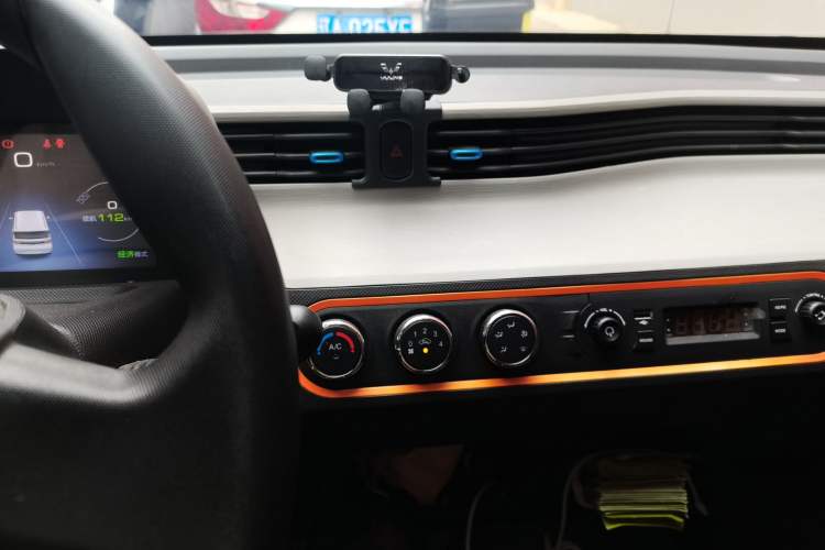 Used Wuling Hongguang MINIEV 2020 Enjoy Edition Lithium-Ion Battery Audio And AC Panel