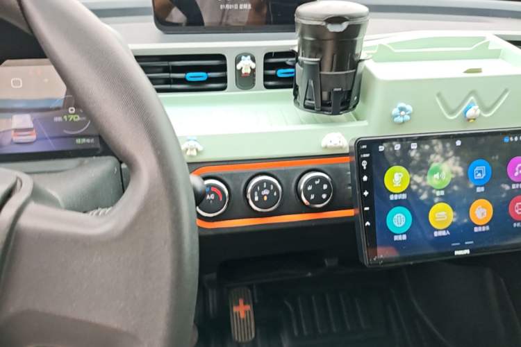 Used Wuling Hongguang MINIEV 2020 Easy Version Lithium-Ion Battery Audio And AC Panel
