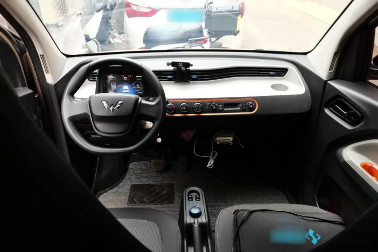 Used Wuling Hongguang MINIEV 2020 Enjoy Edition Lithium-Ion Battery Center Console