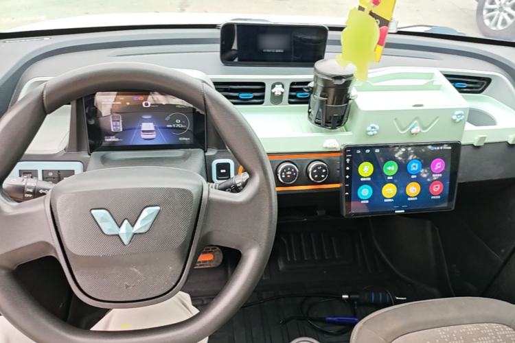 Used Wuling Hongguang MINIEV 2020 Easy Version Lithium-Ion Battery Center Console