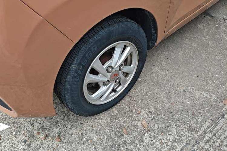 Used Wuling Hongguang MINIEV 2020 Easy Version Lithium-Ion Battery Left Front Wheel Hub
