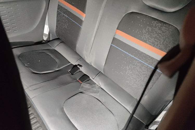 Used Wuling Hongguang MINIEV 2020 Enjoyment Model Lithium Iron Phosphate Left Rear Seat