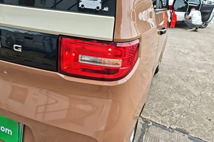 Used Wuling Hongguang MINIEV 2020 Easy Version Lithium-Ion Battery Right Rear Taillight