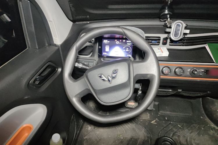 Used Wuling Hongguang MINIEV 2020 Enjoyment Model Lithium Iron Phosphate Steering Wheel