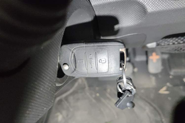 Used Wuling Hongguang MINIEV 2020 Enjoyment Model Lithium Iron Phosphate Vehicle Key