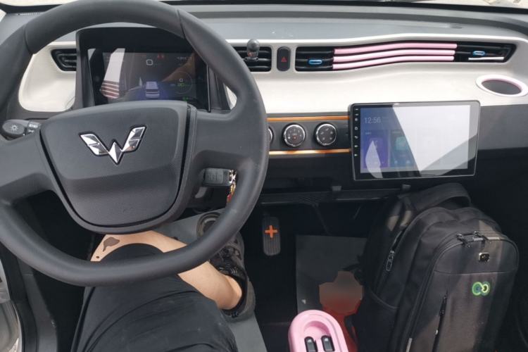 Used Wuling Hongguang MINIEV 2020 Easy Version Lithium-Ion Battery Center Console