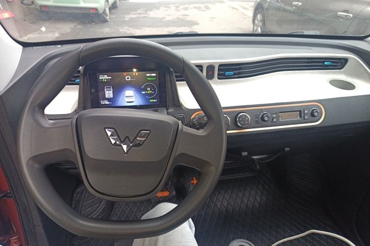 Used Wuling Hongguang MINIEV 2020 Enjoyment Model Lithium Iron Phosphate Center Console