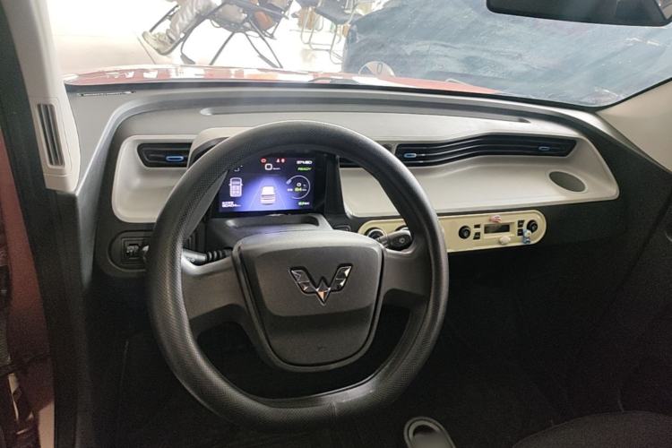 Used Wuling Hongguang MINIEV 2020 Freedom Version Lithium Iron Phosphate Center Console