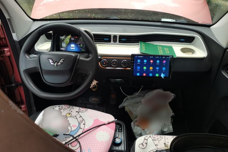 Used Wuling Hongguang MINIEV 2020 Freedom Version Lithium Iron Phosphate Center Console