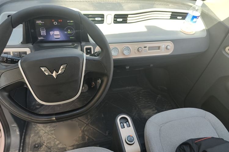 Used Wuling Hongguang MINIEV 2020 Zizai Version Lithium-NMC Center Console
