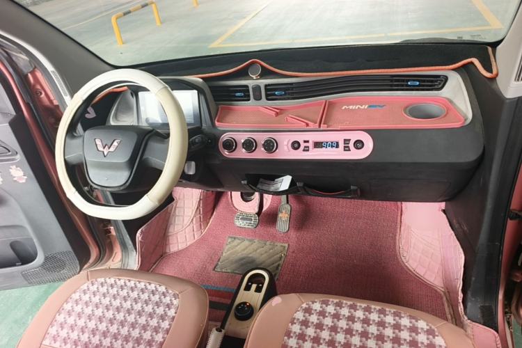 Used Wuling Hongguang MINIEV 2020 Zizai Version Lithium-NMC Center Console