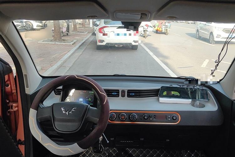 Used Wuling Hongguang MINIEV 2020 Enjoyment Model Lithium Iron Phosphate Center Console