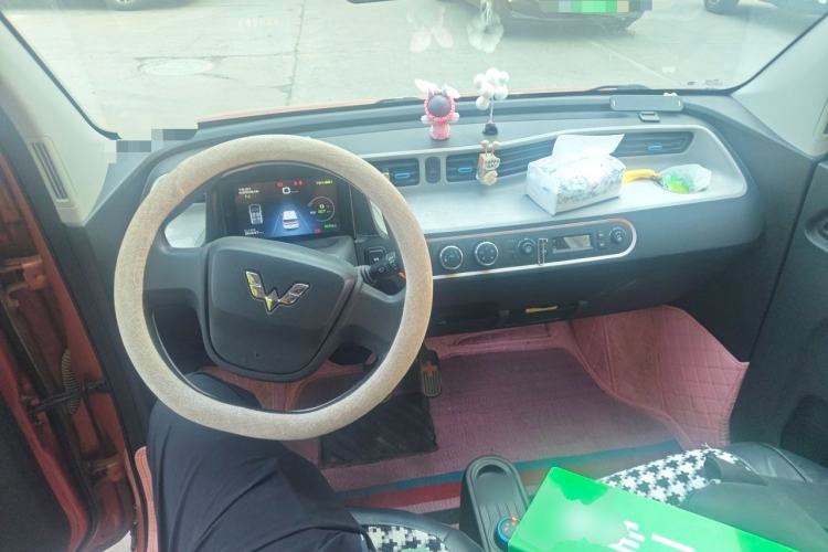 Used Wuling Hongguang MINIEV 2020 Freedom Version Lithium Iron Phosphate Center Console