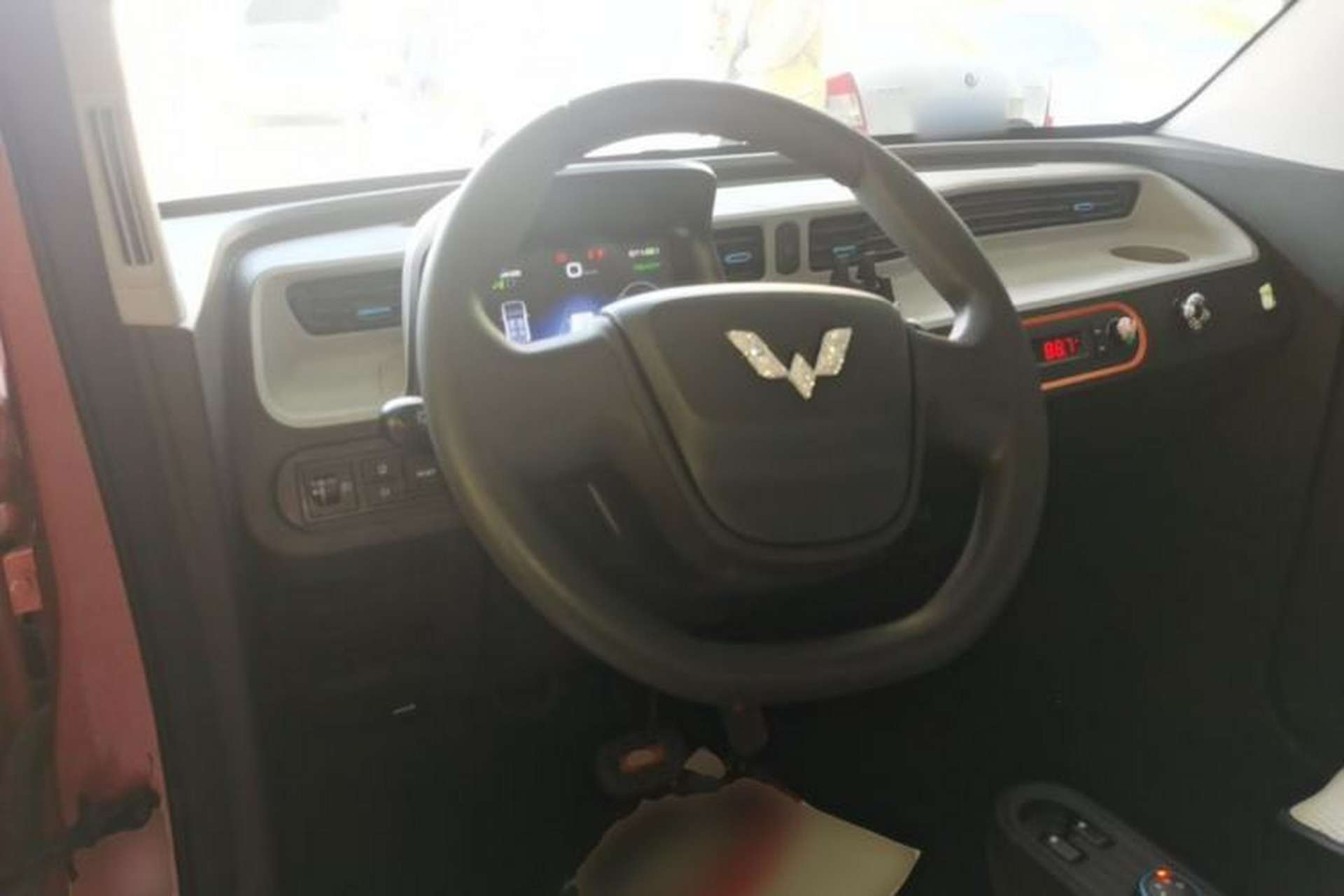 Used Wuling Hongguang MINIEV 2020 Zizai Version Lithium-NMC Center Console