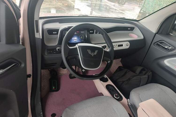 Used Wuling Hongguang MINIEV 2020 Enjoy Edition Lithium-Ion Battery Center Console