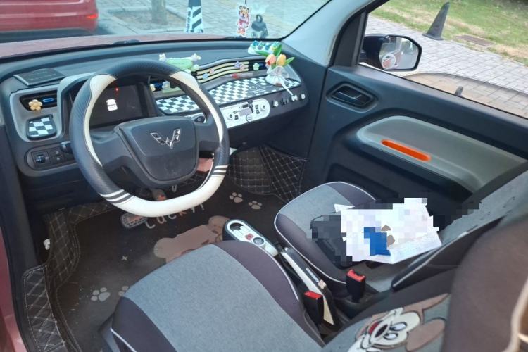 Used Wuling Hongguang MINIEV 2020 Freedom Version Lithium Iron Phosphate Center Console