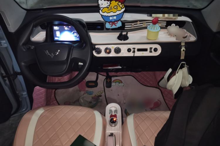 Used Wuling Hongguang MINIEV 2020 Freedom Version Lithium Iron Phosphate Center Console