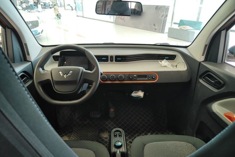 Used Wuling Hongguang MINIEV 2020 Zizai Version Lithium-NMC Center Console
