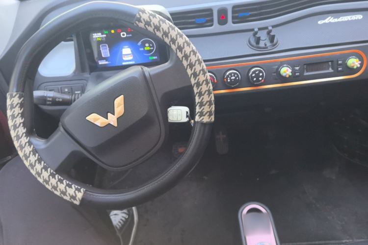 Used Wuling Hongguang MINIEV 2020 Freedom Version Lithium Iron Phosphate Center Console