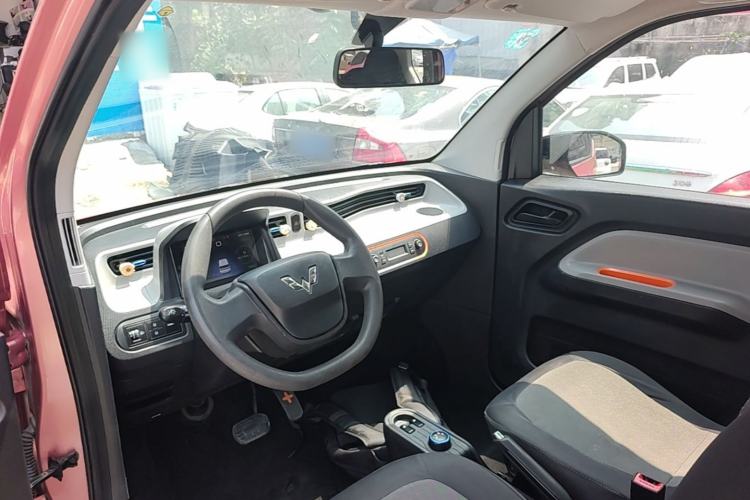 Used Wuling Hongguang MINIEV 2020 Enjoyment Model Lithium Iron Phosphate Center Console
