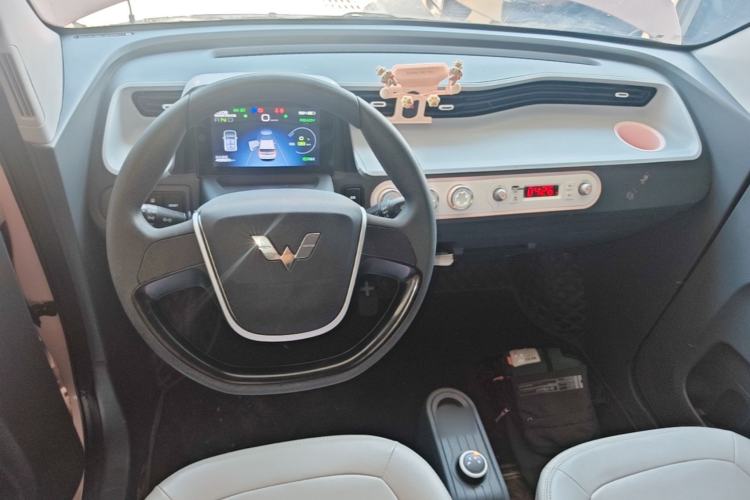 Used Wuling Hongguang MINIEV 2020 Enjoyment Model Lithium Iron Phosphate Center Console