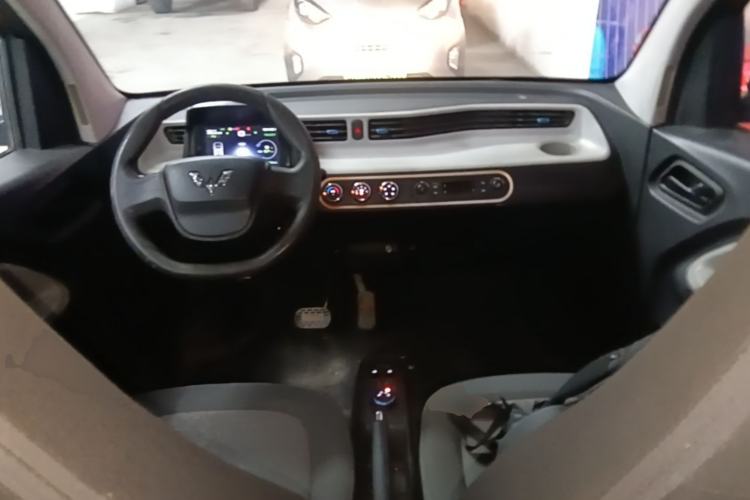 Used Wuling Hongguang MINIEV 2020 Enjoyment Model Lithium Iron Phosphate Center Console