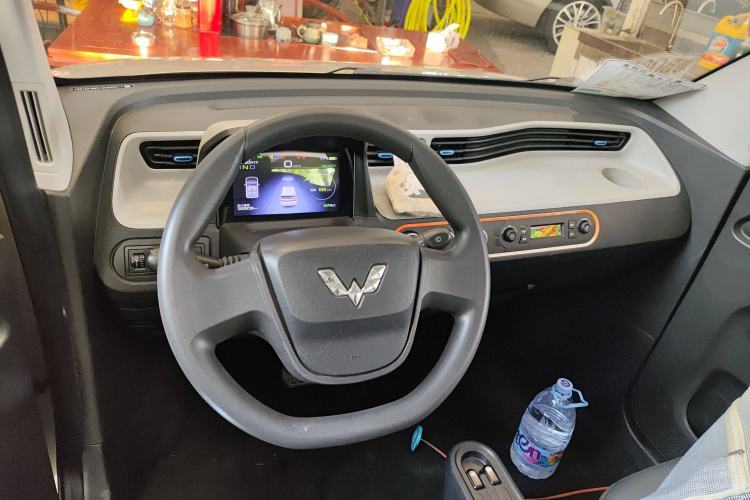 Used Wuling Hongguang MINIEV 2020 Zizai Version Lithium-NMC Center Console