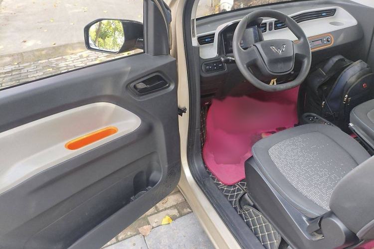 Used Wuling Hongguang MINIEV 2020 Zizai Version Lithium-NMC Interior 2