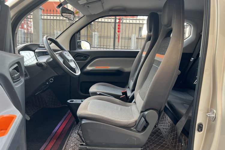 Used Wuling Hongguang MINIEV 2020 Zizai Version Lithium-NMC Interior 4