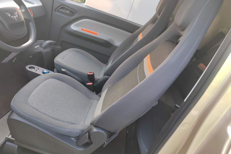 Used Wuling Hongguang MINIEV 2020 Zizai Version Lithium-NMC Left Front Seat
