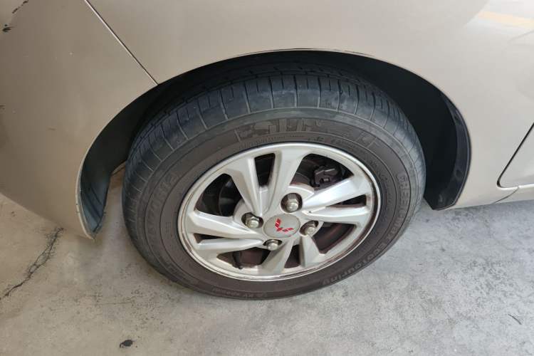 Used Wuling Hongguang MINIEV 2020 Zizai Version Lithium-NMC Left Front Wheel Hub