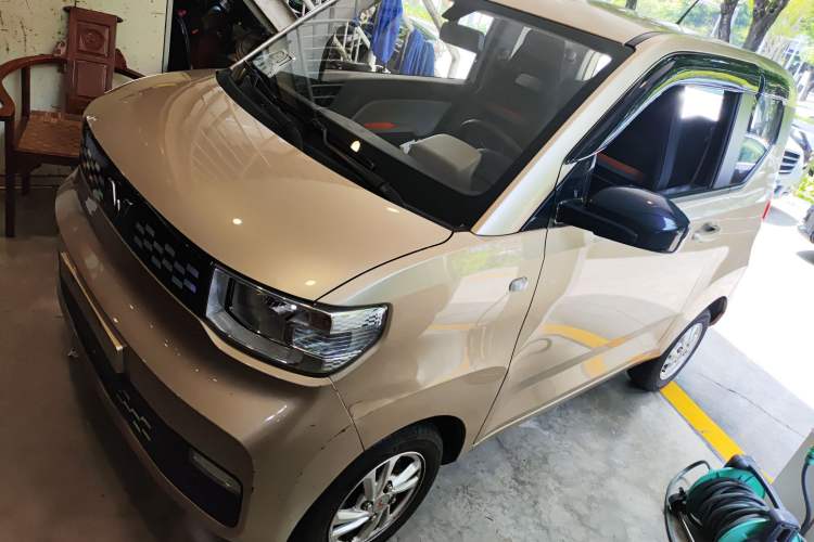 Used Wuling Hongguang MINIEV 2020 Zizai Version Lithium-NMC Left Side