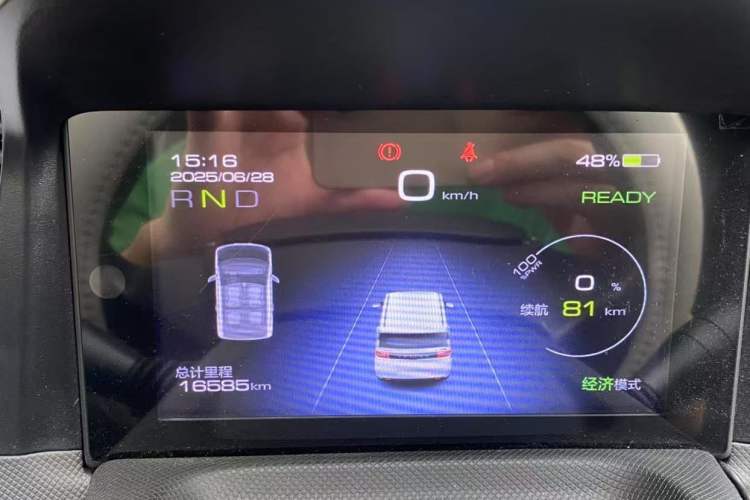 Used Wuling Hongguang MINIEV 2020 Zizai Version Lithium-NMC Odometer Close Up
