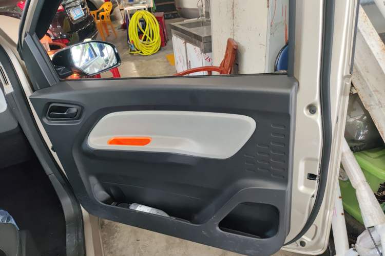 Used Wuling Hongguang MINIEV 2020 Zizai Version Lithium-NMC Right Front Door Interior